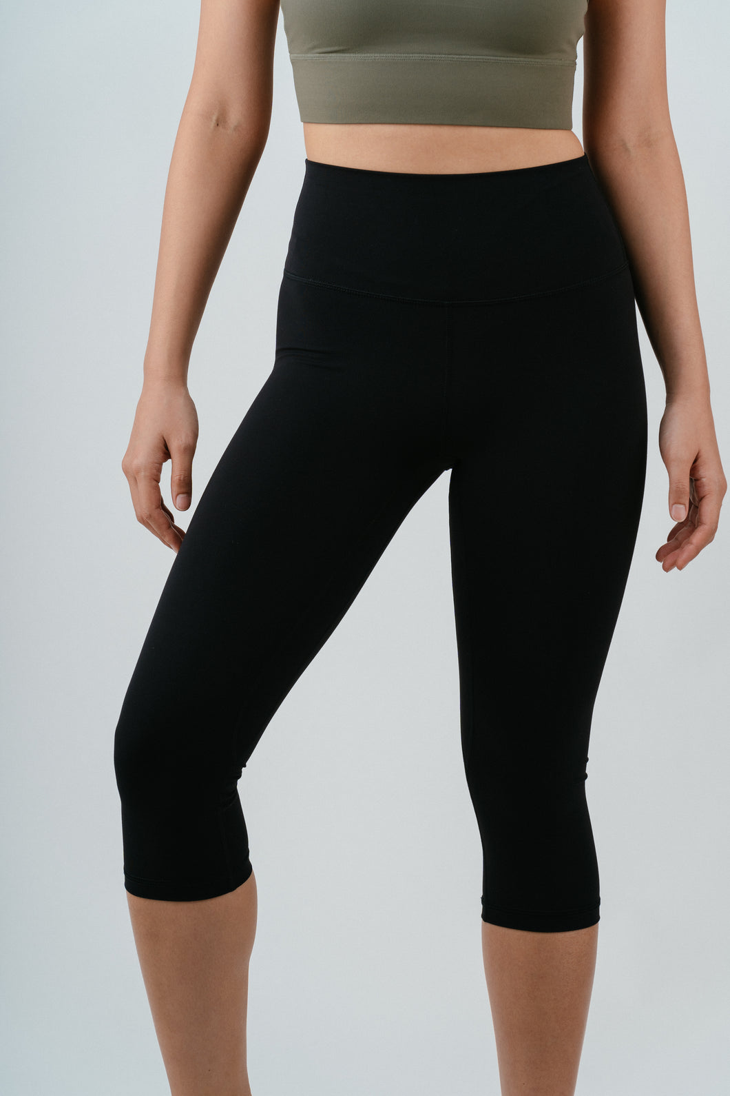 Limitless Crop Tights (Onyx)